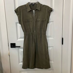 Women’s shirt dress, XS, zip front. NWT